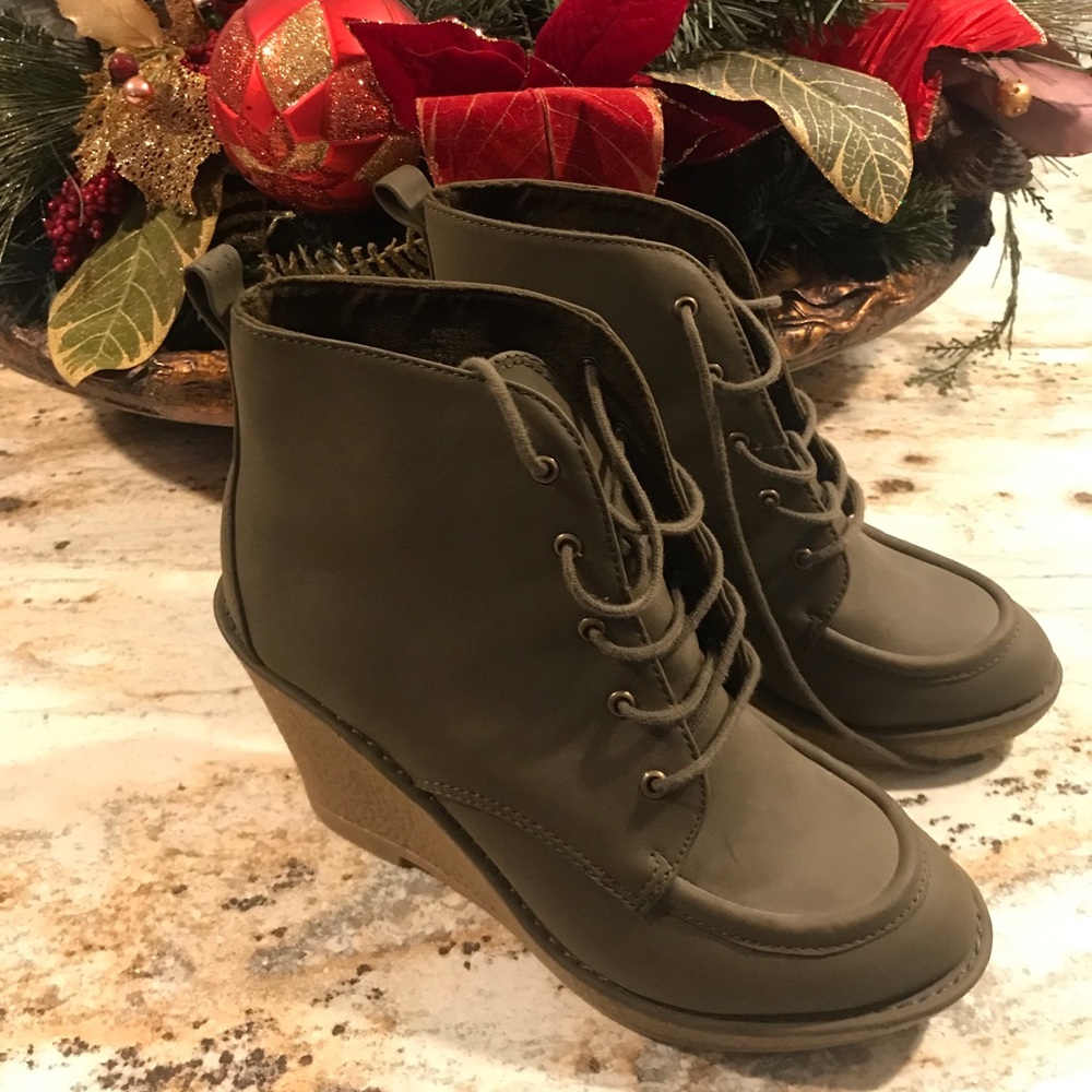 Stylish lace up,olive brown ankle boot.  New without tags.
